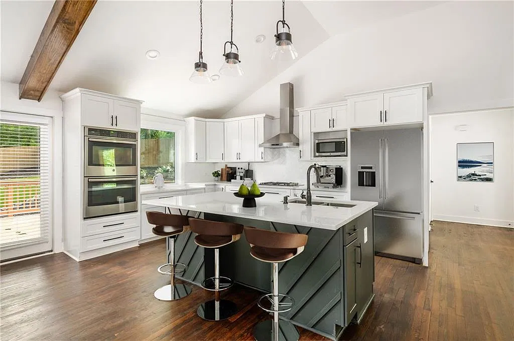 4 bed, 4.5 bath, 2994 sqft, $5,000 — Photo 4