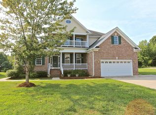 1915 Waterford Village Dr, Clemmons, NC 27012