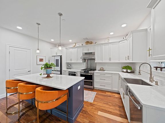 5th image of 60 Coppersmith Way #402