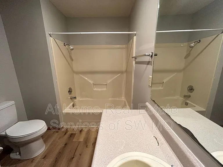306 W Hunter Dr — Photo 6