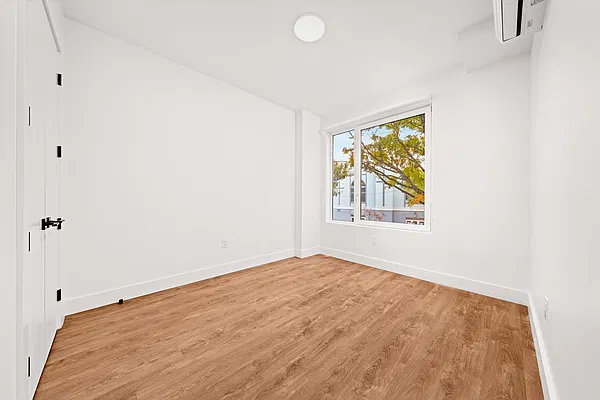 Bedroom, photo 3