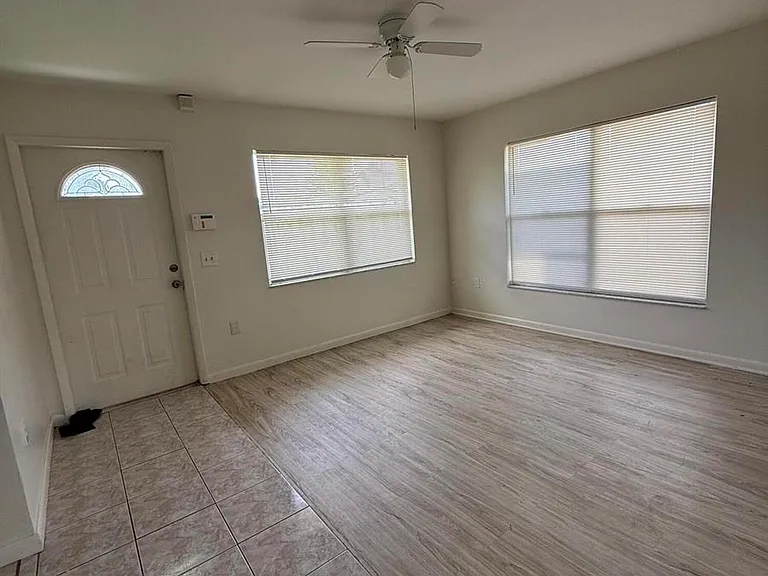 3961 Park Ln — Photo 3