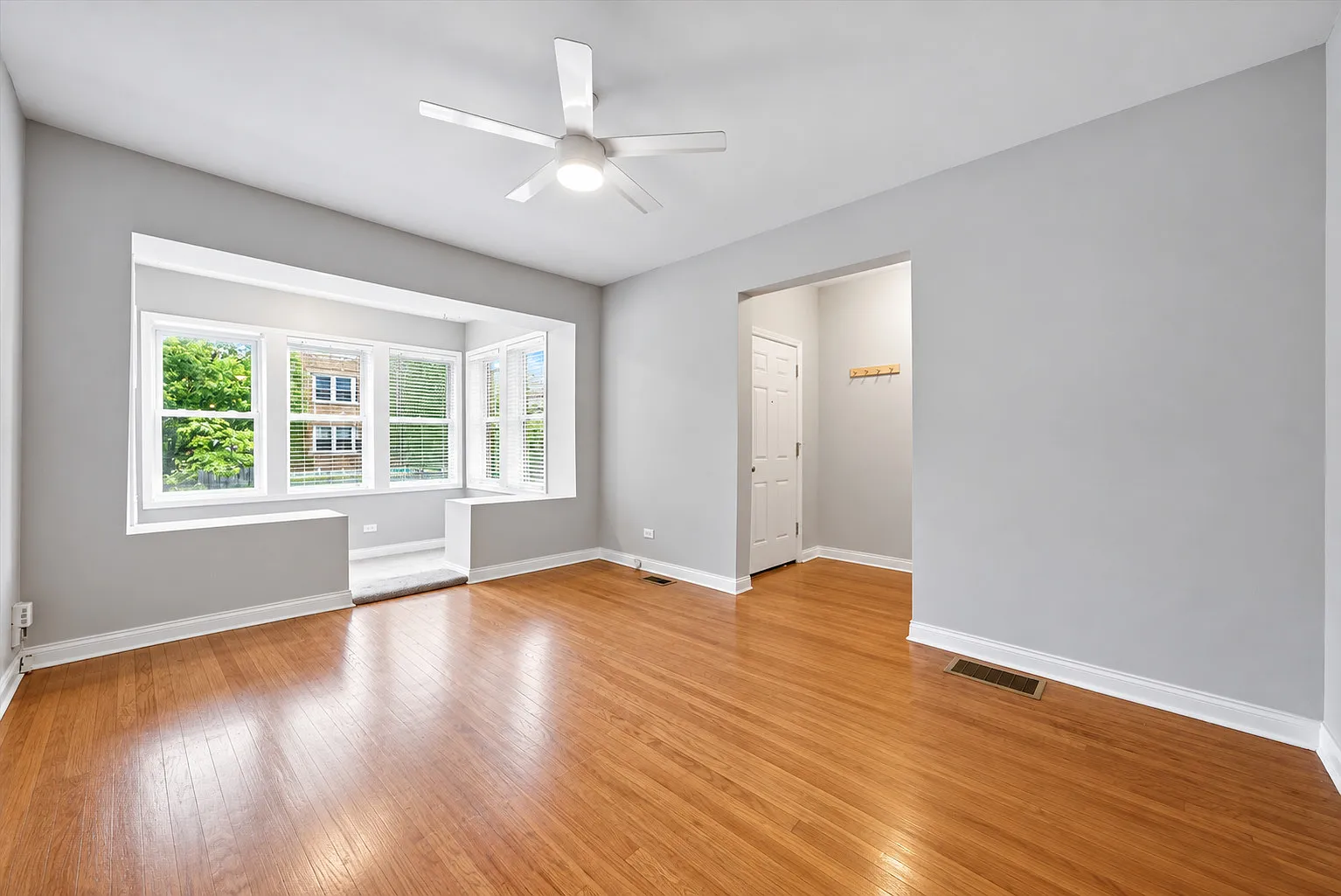 3 bed, $2,600 — Photo 3