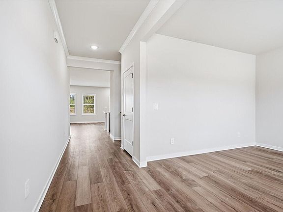5th image of 2123 Topsail Rd