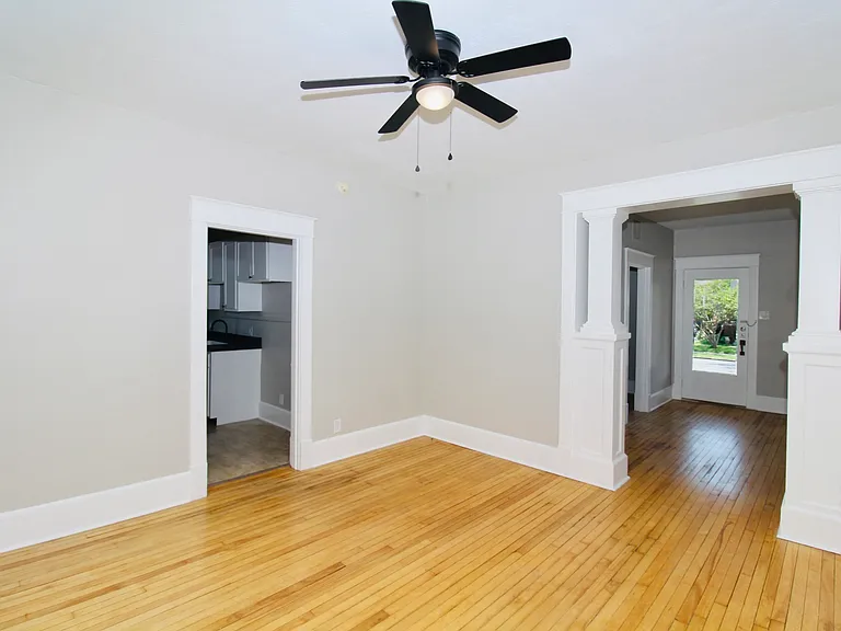 2035 Broadway St — Photo 15