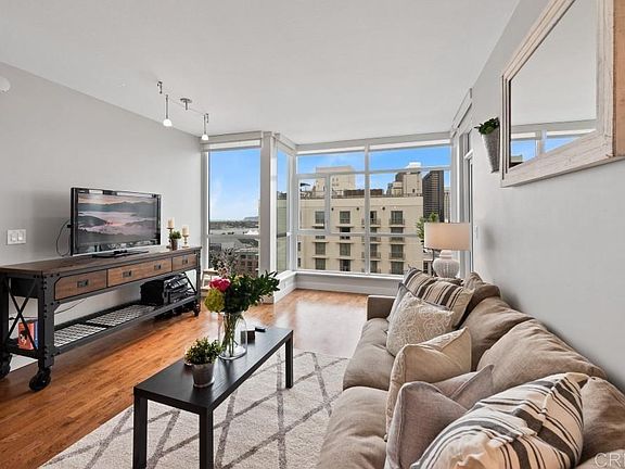 4th image of 325 7th Ave Unit 1204