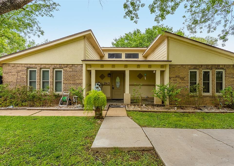 1st image of 243 Yaupon Dr