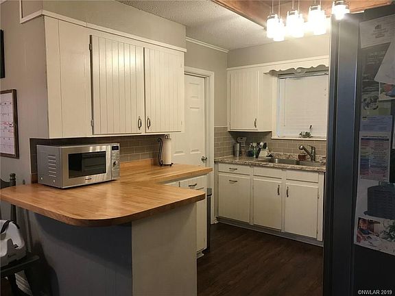 3rd image of 2510 Deanie Ln