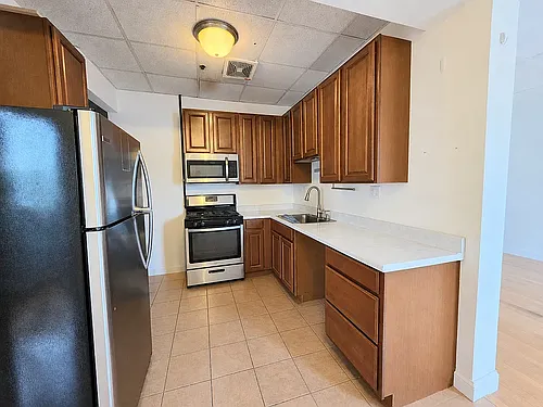 222 25th St #513 Photo 1