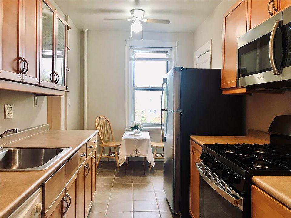 472 Gramatan Avenue