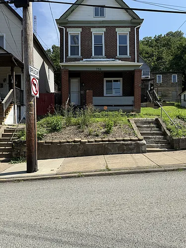 756 Middle Ave Photo 1