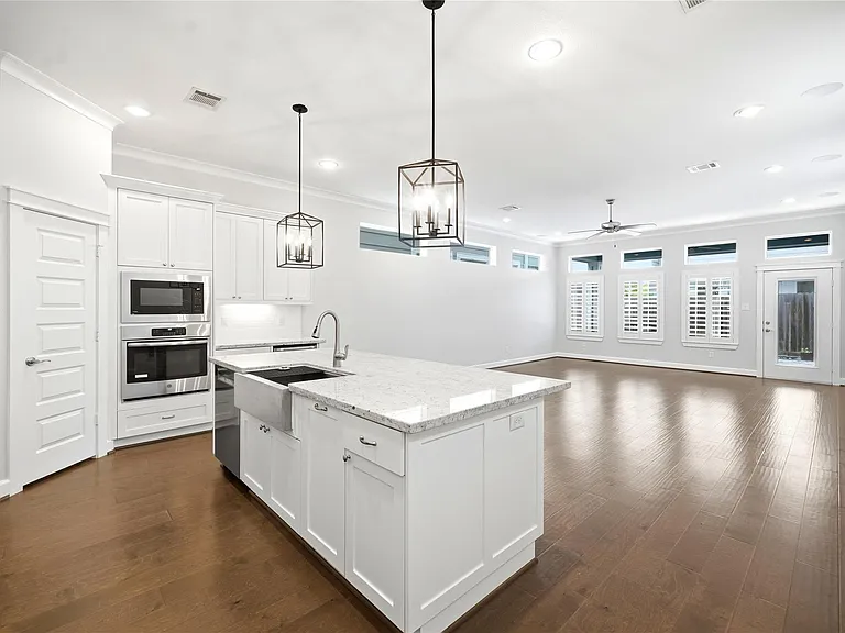4208 Koehler St #B — Photo 11