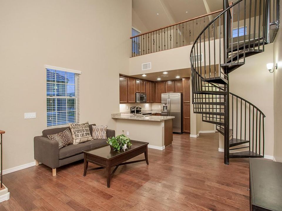 1st image of 4039 E Windsor Dr