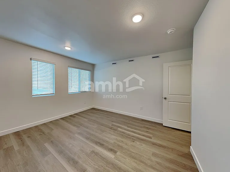 6971 N 125th Dr — Photo 19