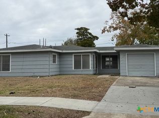 203 Houston St, Port Lavaca, TX 77979