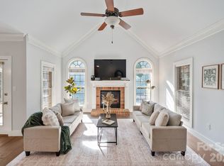 526 Ballymote Ct, Matthews, NC 28104