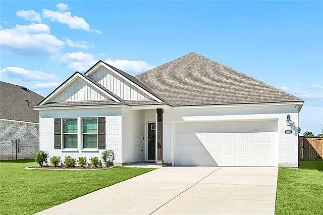 4 bed, 2.0 bath, 1819 sqft, $2,150 — Photo 2