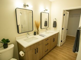 407 Front St NE #18804, Poulsbo, WA 98370