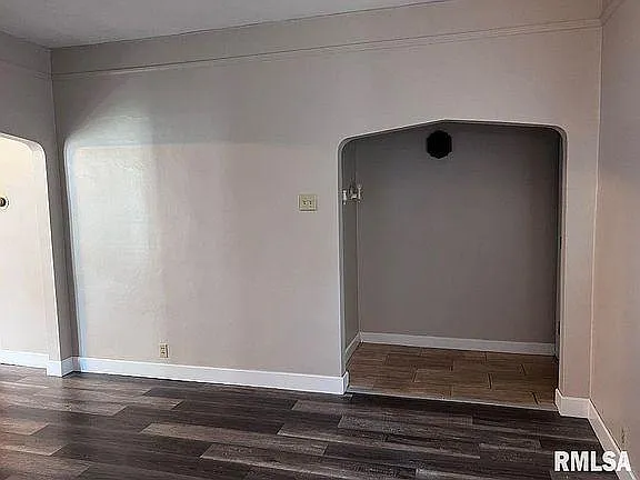 3 bed, 1305 sqft, $1,400 — Photo 2