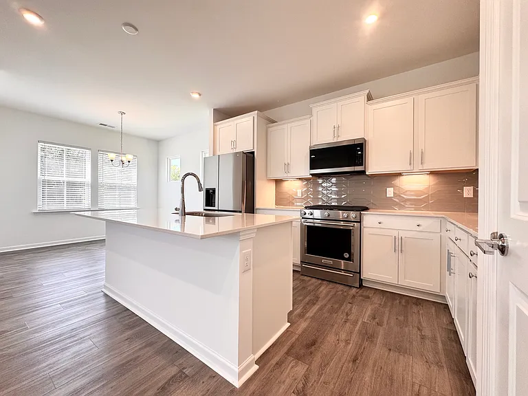 15918 Parkside Crossing Dr — Photo 4