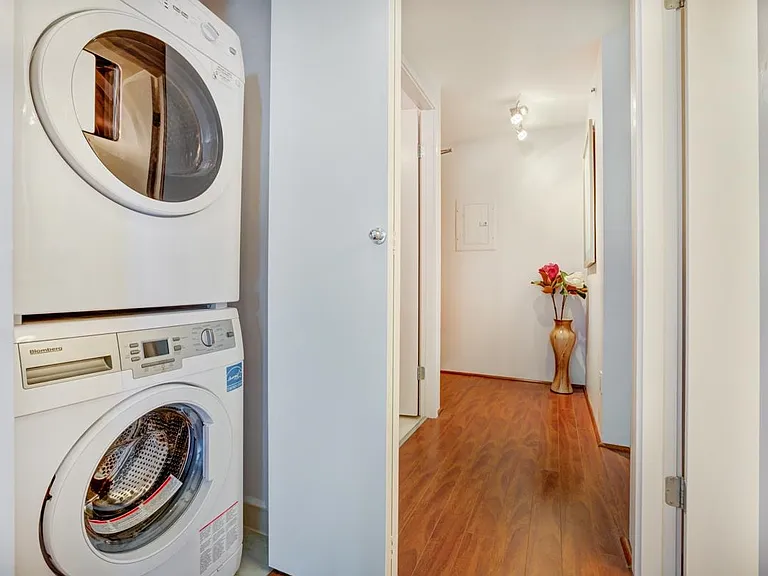 555 Jervis St #1505 — Photo 13