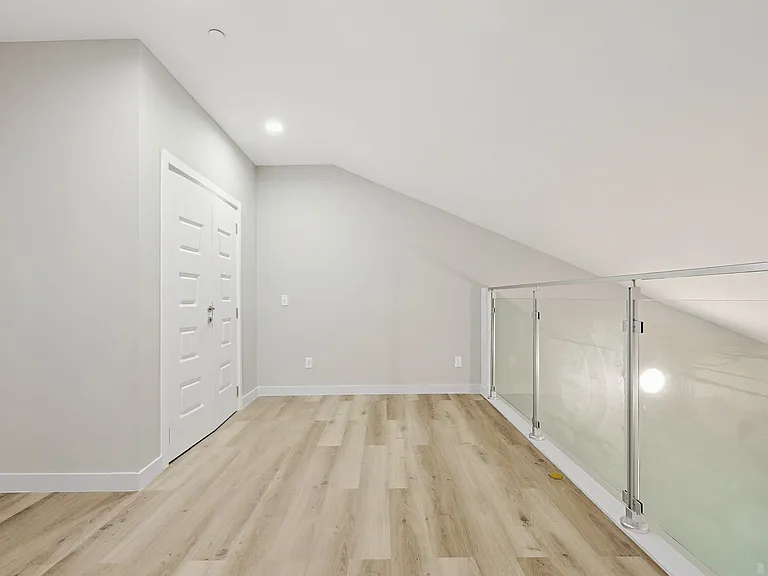 Taj Estates of Franklin II — Photo 168