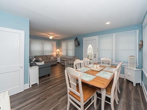 4th image of 1317 Asbury Ave #1