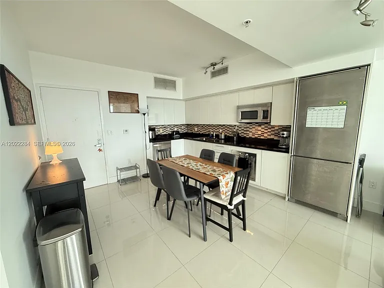92 SW 3rd St #3709 — Photo 8