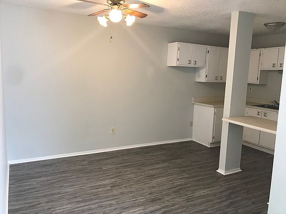 3rd image of 302 Dunlap Ave APT 28
