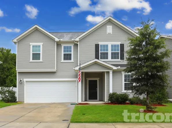 923 Avondale Dr, Clayton, NC 27520