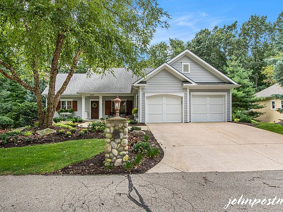 2nd image of 4500 Oak Arbor Dr NE