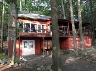 38 S Shore Dr, Lake Ariel, PA 18436