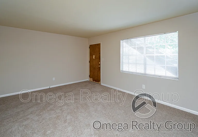2020 High School Rd #C — Photo 6