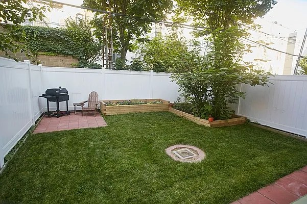 Sold by HomeDax Real Estate | media 11