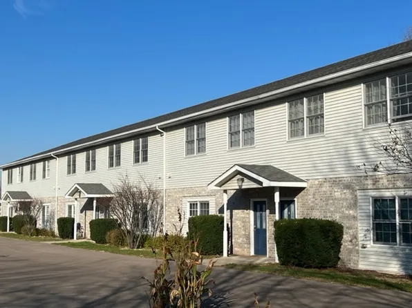 255 N Sacramento St APT D, Sycamore, IL 60178