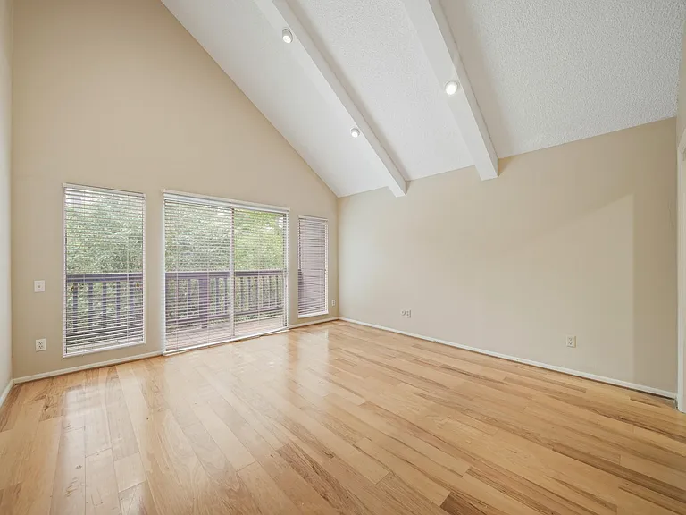 130 Sugarberry Cir — Photo 10