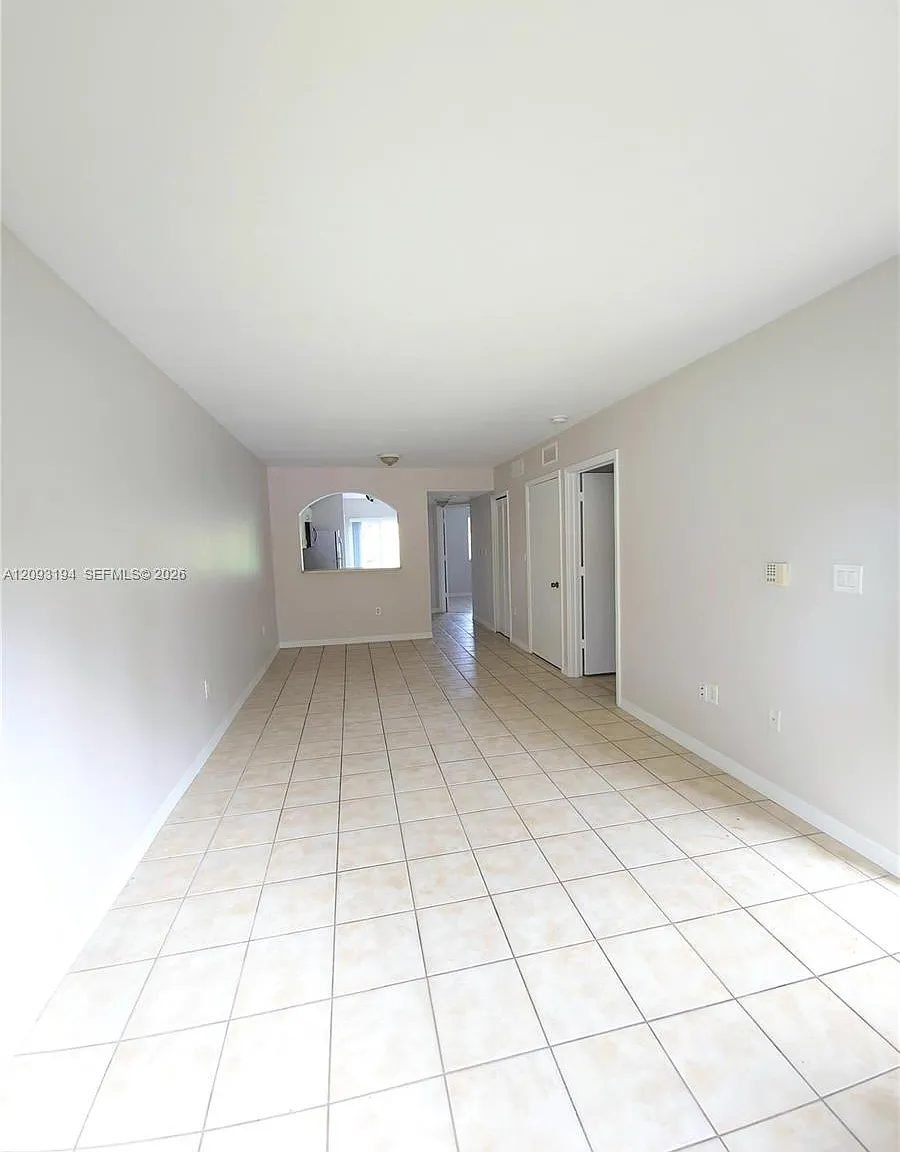 3398 NE 9th Dr — Photo 3