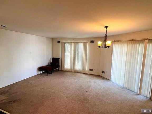 3rd image of 1486 Westgate Dr #5207