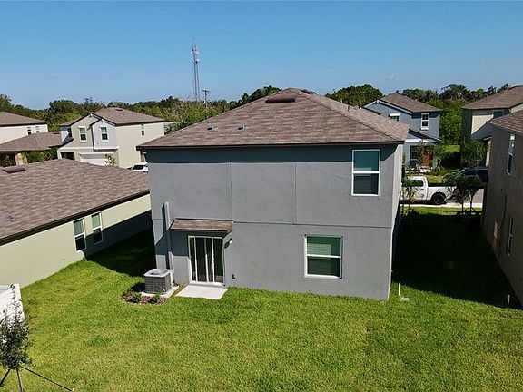 4th image of 418 Royal Empress Dr