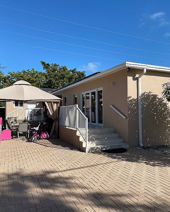1st image of 580 NW 135th St