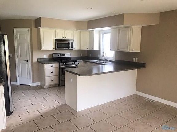 3rd image of 10036 N Shannon Hills Dr