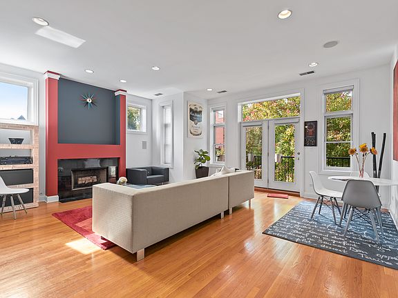 4th image of 1615 N Claremont Ave APT 2S