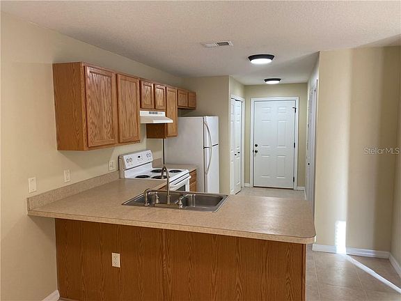 3rd image of 1701 Illinois Ave #1705