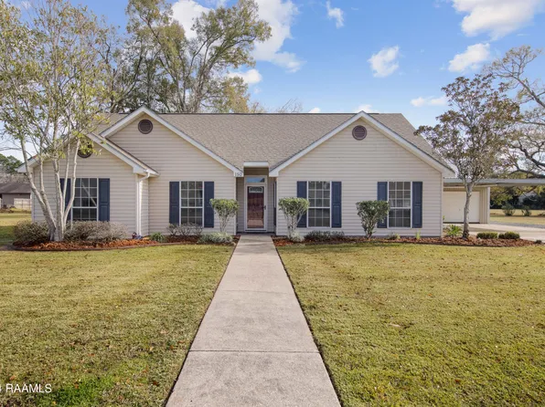 150 Crescent Ln, Sunset, LA 70584