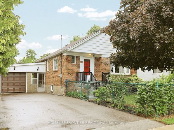 32 Coules Ct, Toronto, ON M8W 2N9