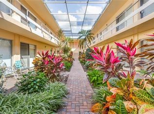 1964 Alamanda Dr APT 12, Naples, FL 34102
