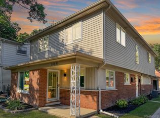 20953 Hampton Rd, Harper Woods, MI 48225