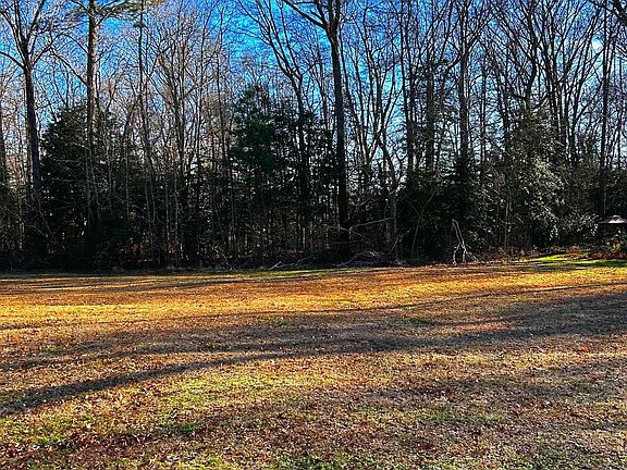 4th image of 208 Tanglewood Dr