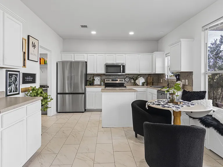 13524 Lyndon B Johnson St — Photo 13