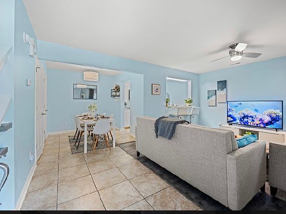 5th image of 403 71st Ave N APT 13